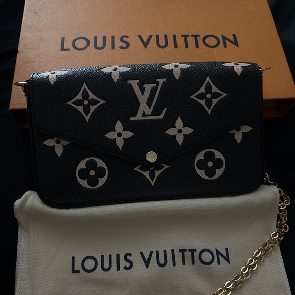 Purse - Picture 1 of 2